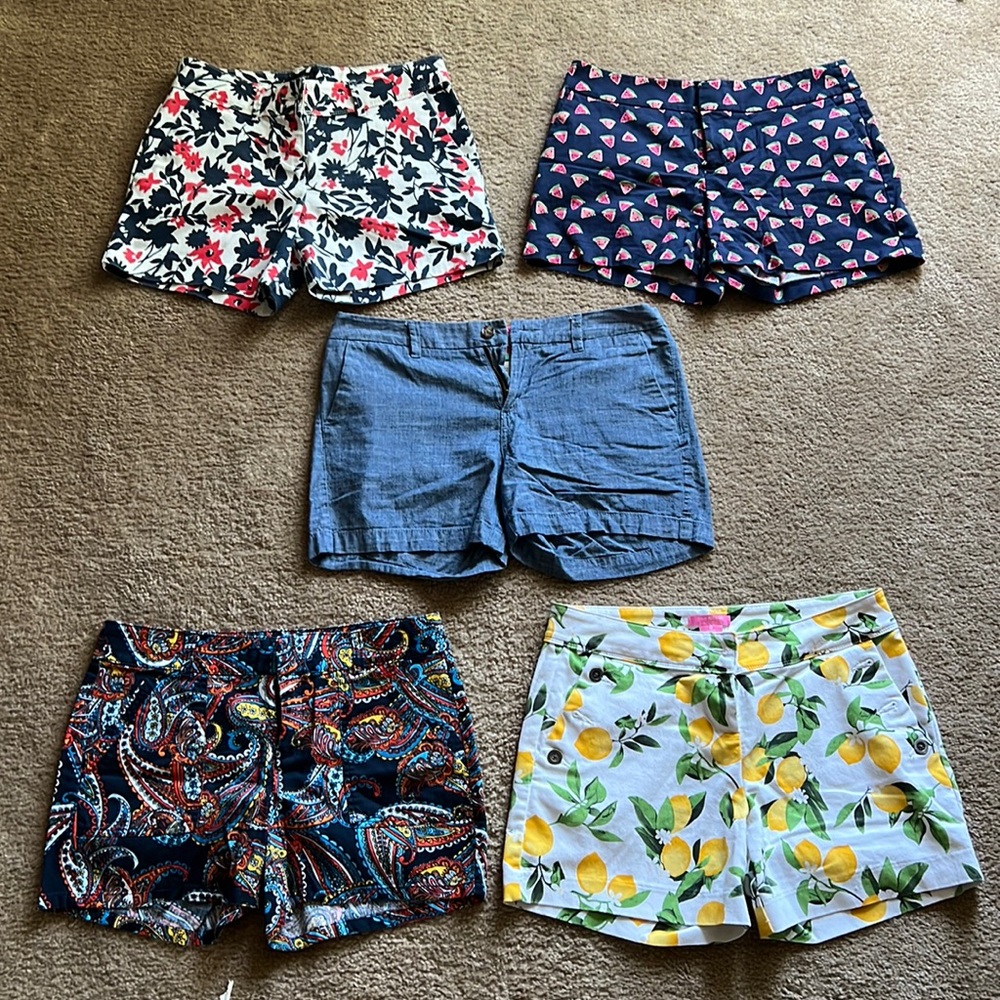 5 Woman Shorts different patterns and colors